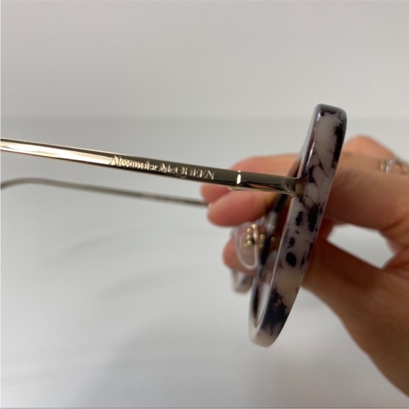 Alexander McQueen cat eye sunglasses main image 5